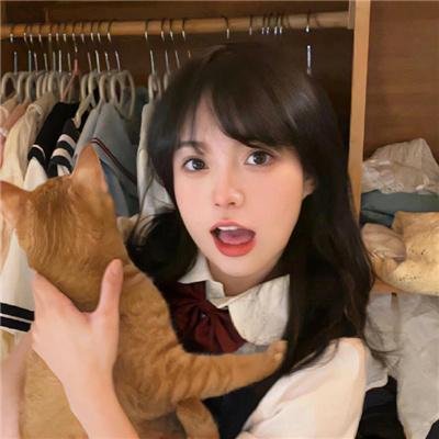 穿黄靴子的女孩
